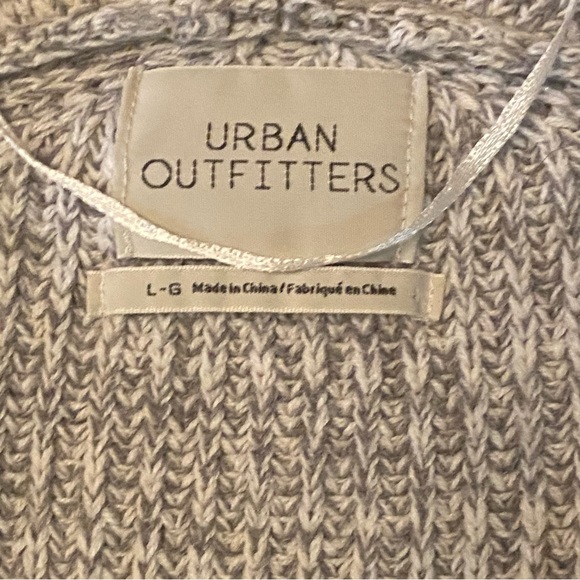 urban outfitters oversized sweater - Picture 3 of 3